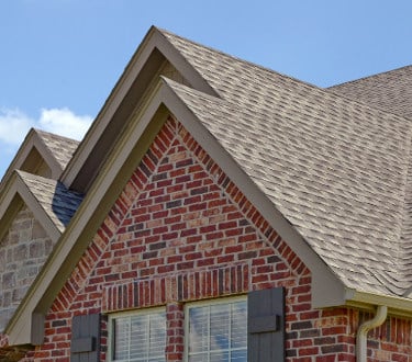 Professional roof cleaning services in Maine